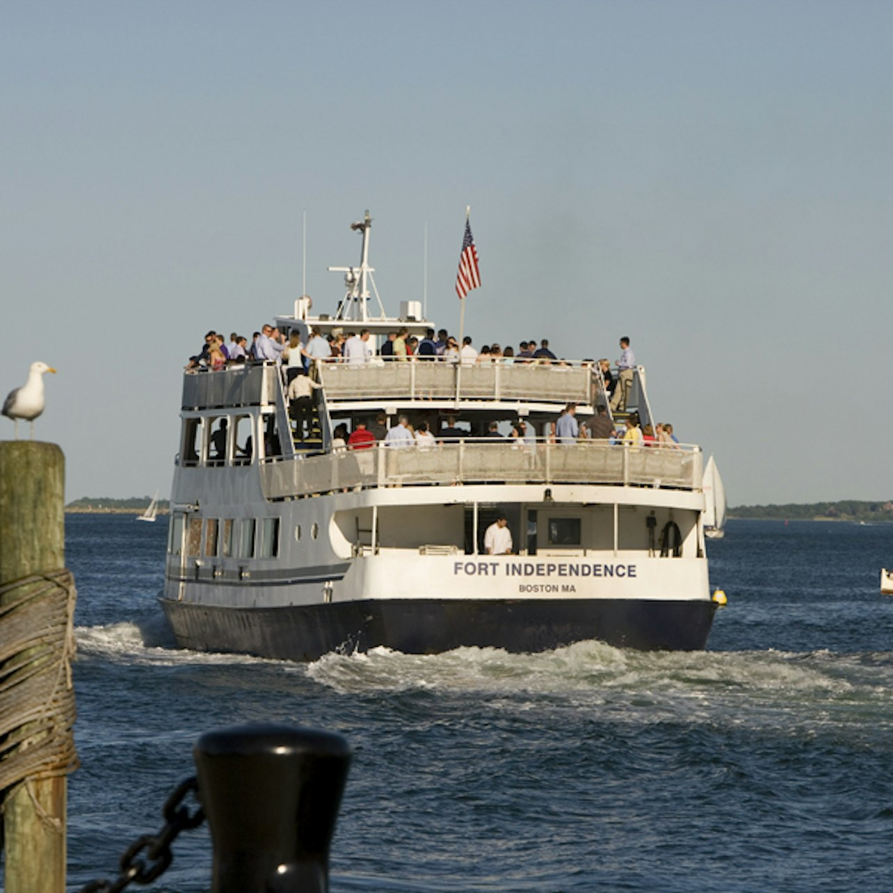 Boston Harbor: 1-Hour Historic Sightseeing Cruise - Photo 1 of 3